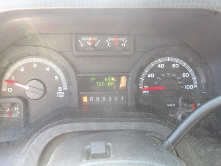 2011-ford-e350-image-16