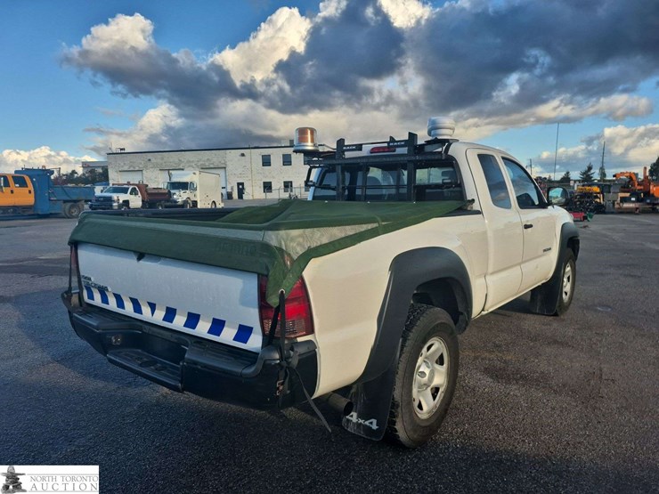 2015-toyota-tacoma-image-5