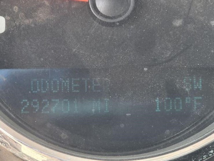 2012-chevrolet-3500-image-6