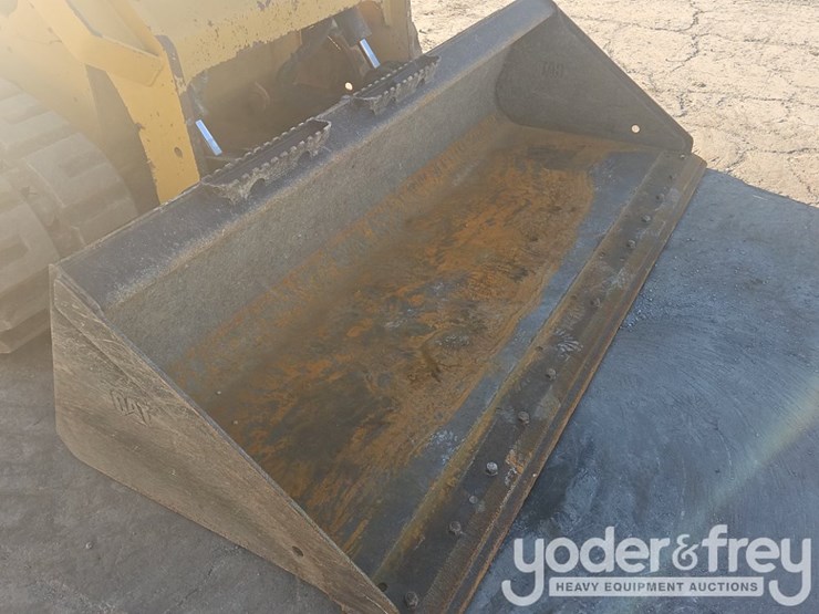 2021-caterpillar-299d3-image-19