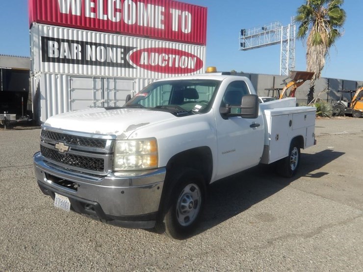 2011-chevrolet-2500-image-2