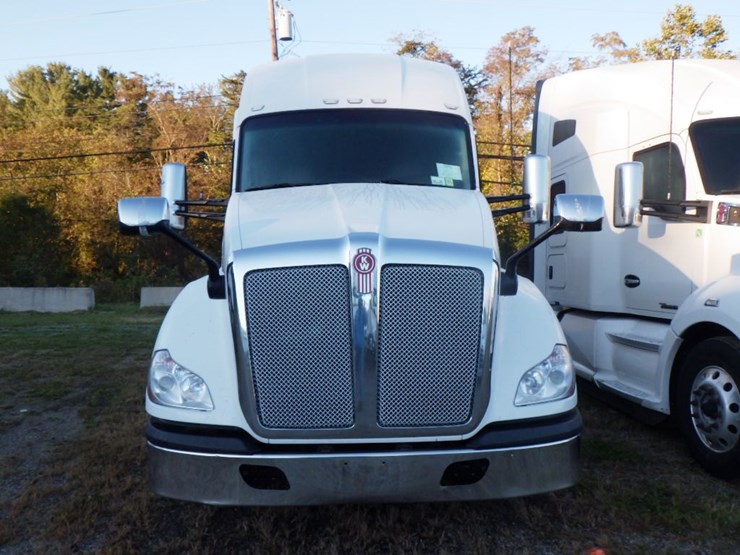 2022-kenworth-t680-image-2
