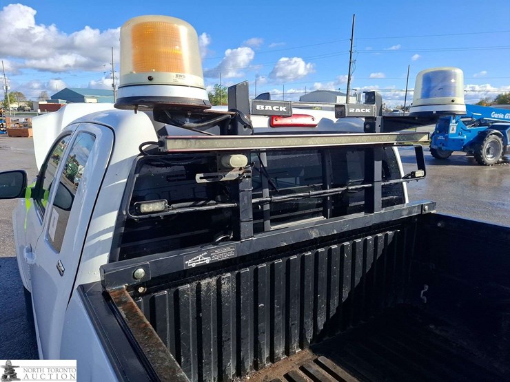 2016-toyota-tacoma-image-22