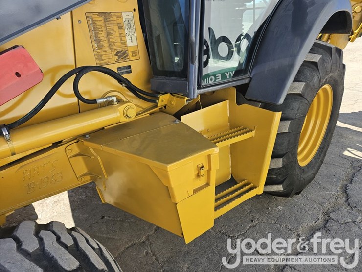 2013-deere-310k-image-17