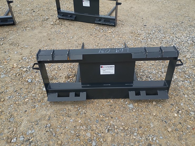 #l69-031-•-jct-bale-spear-skid-steer-attachment-image-3