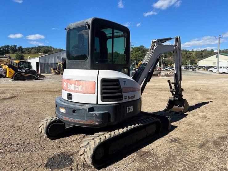 2013-bobcat-e35-image-6