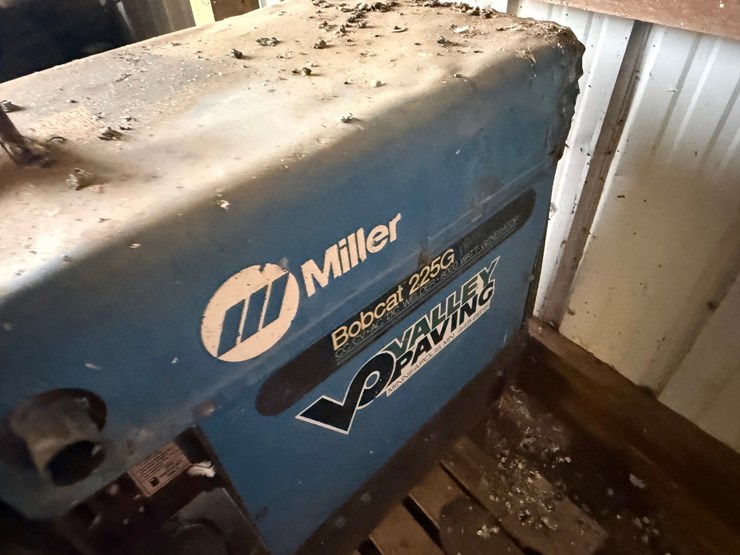 miller-bobcat-225g-image-5