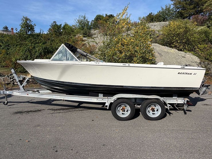 bertram-20-moppie-powerboat-w/trailer-"island-girl"-image-5