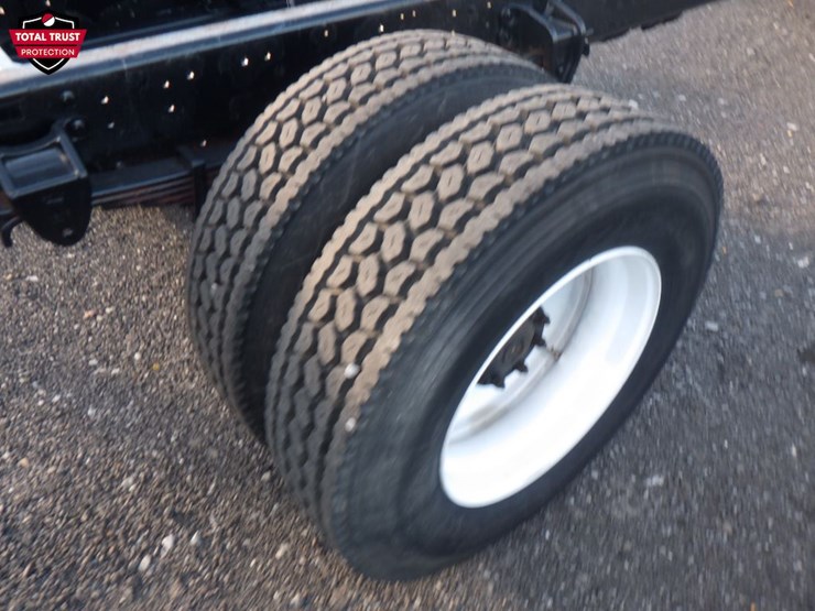 2019-hino-338-image-6