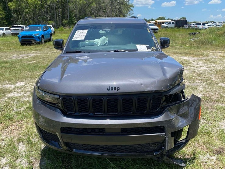 2025-jeep-grand-cherokee-image-23
