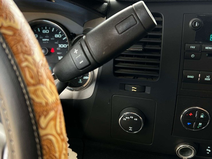 2012-gmc-sierra-1500-sle-image-15