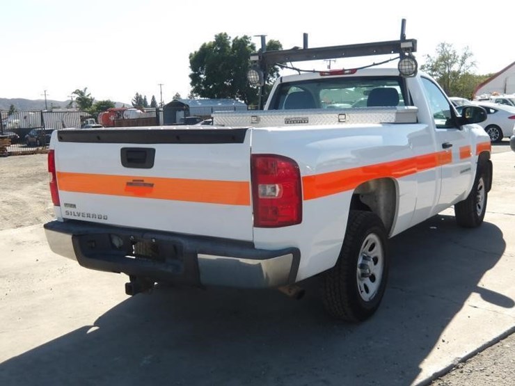 2009-chevrolet-silverado-pickup-truck-image-3