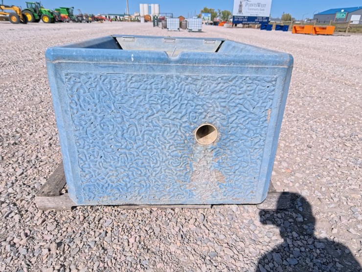 #2074-•-johnson-concrete-livestock-waterer-image-1