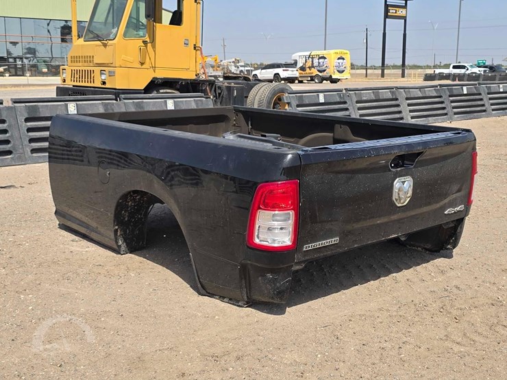 dodge-ram-dually-truck-bed-image-2