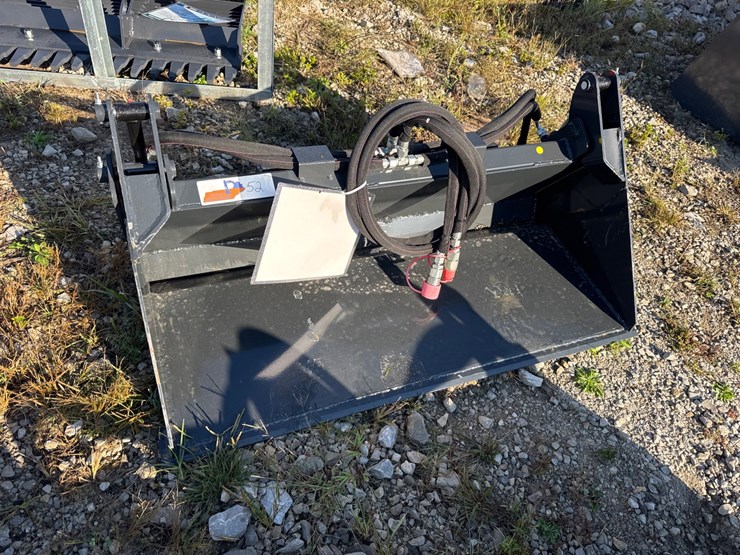 #52-•-mini-skid-steer-combination-bucket-image-1
