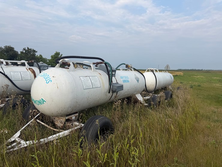 10-4-1000-gallon-nh3-tanks-image-1