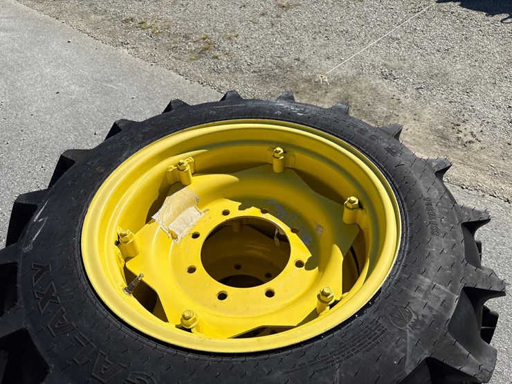 #1081-•-r1-ag-tires-with-rims-image-2