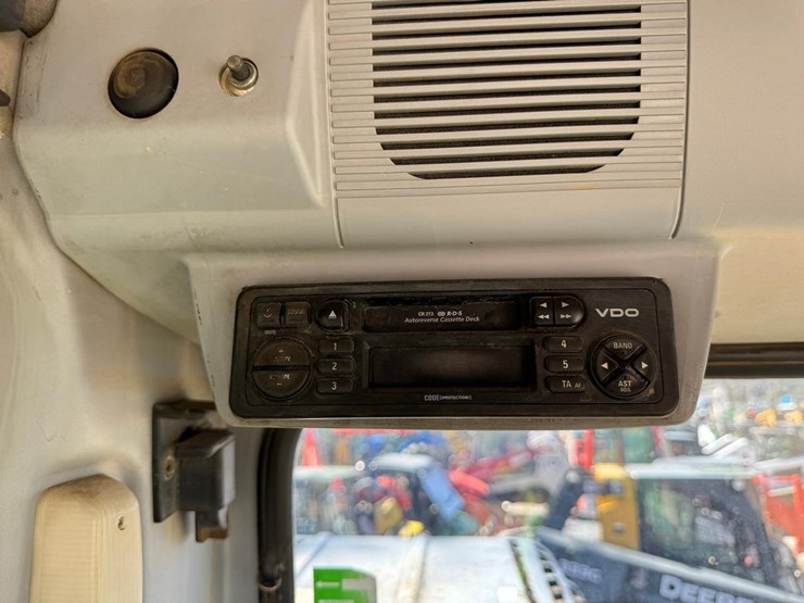 komatsu-pc160-image-31