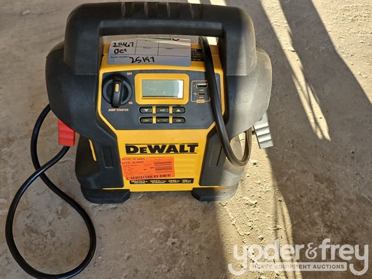 dewalt-1600-amp-jump-starter-image-1