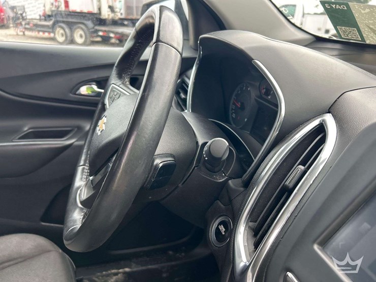 2018-chevrolet-equinox-lt-image-15