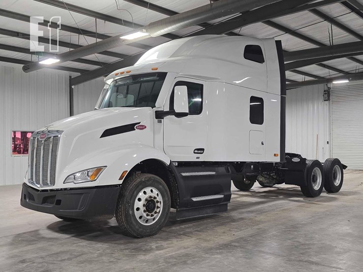 2024-peterbilt-579-image-1