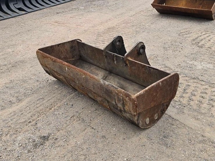 48 inch-ditch-cleaning-bucket-image-1