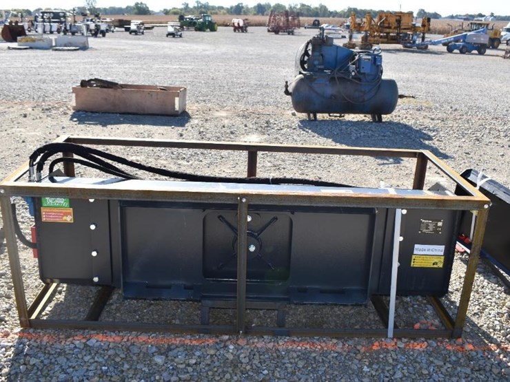 raytree-vibratory-roller-attachment-49720-image-2