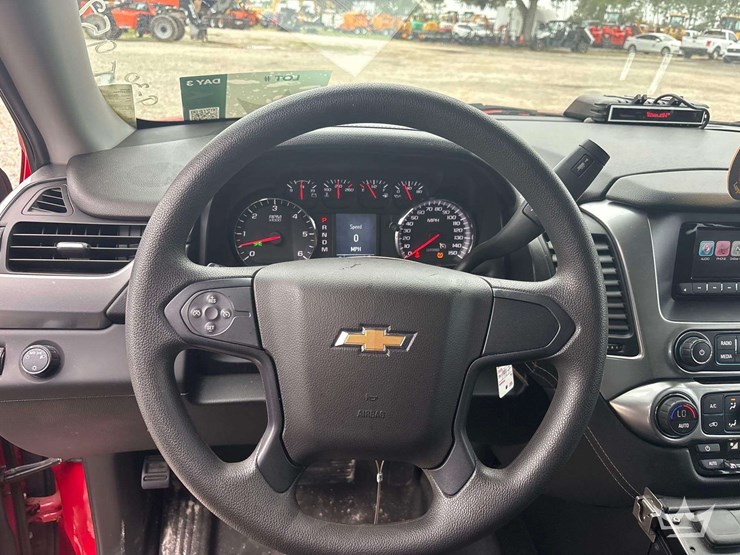 2016-chevrolet-tahoe-image-11