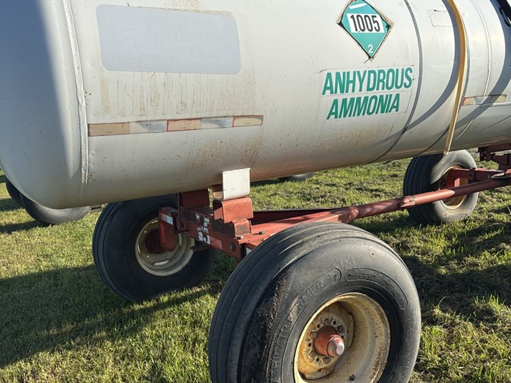 11-2.-1450-gallon-nh3-tank,-14l-16.1-tires-image-11
