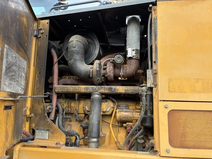 2005-deere-772d-image-25