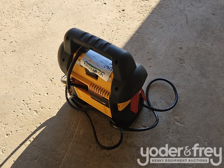 dewalt-1600-amp-jump-starter-image-4