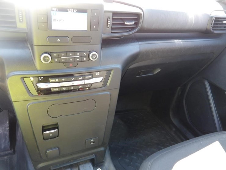 2020-ford-explorer-image-14