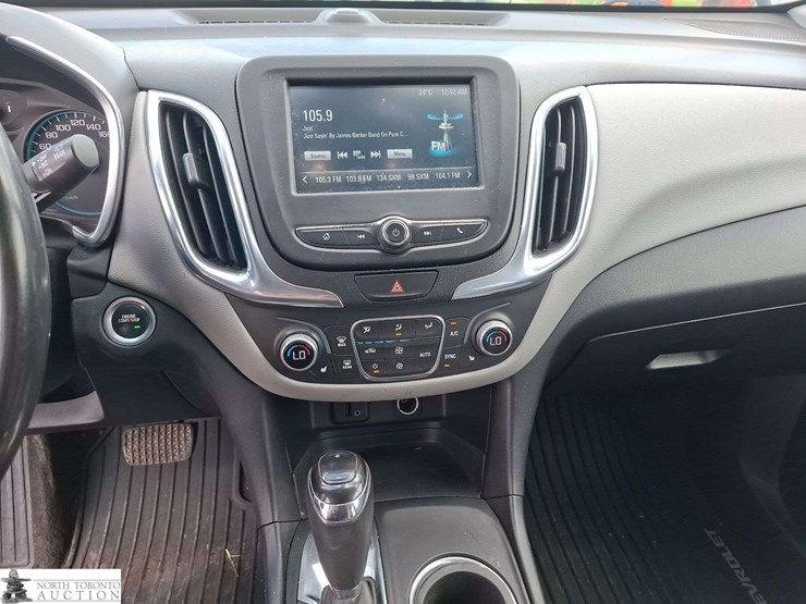 2018-chevrolet-equinox-image-12