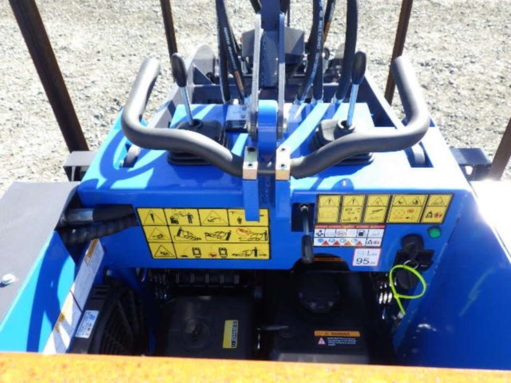 2026-agt-mx-mrw14-skid-steer-loader-image-12