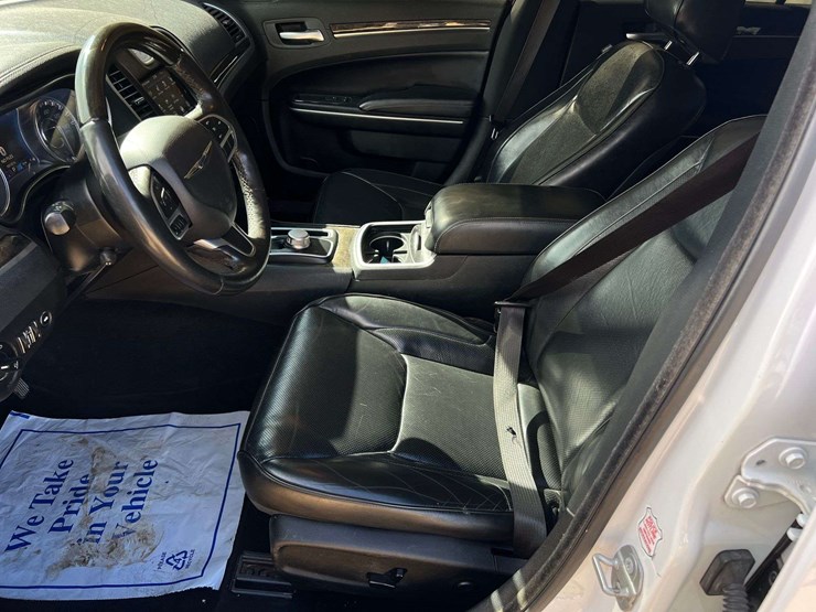 2020-chrysler-300-awd-3.6l-v6-sedan-(166,122-miles)-image-20