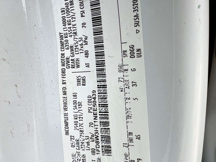 2022-ford-f350-image-10