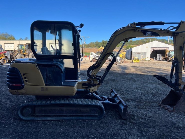 caterpillar-303.5-image-8