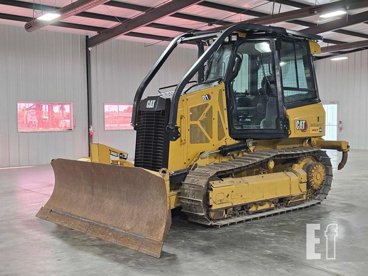 2023-caterpillar-d1-image-1