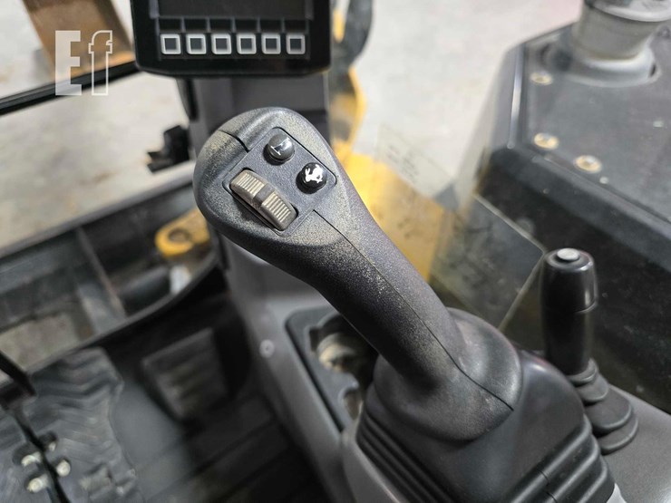 2021-caterpillar-306cr-image-22