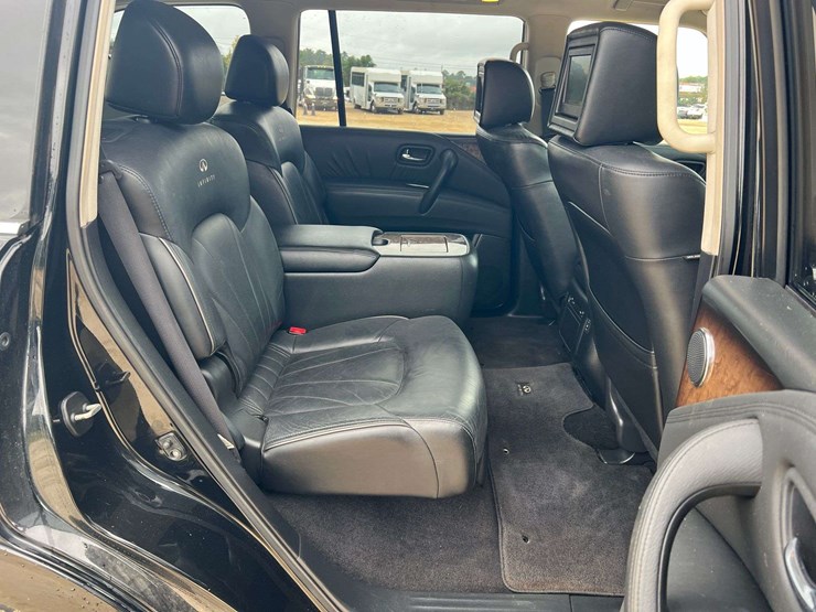 2012-infiniti-qx56-image-17
