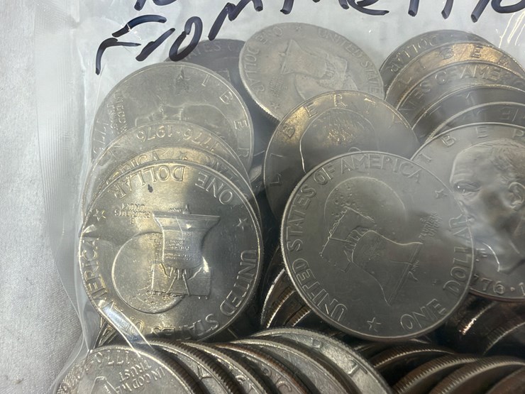#40148-•-(50)-1970s-bicentennial-dollar-coins-image-7