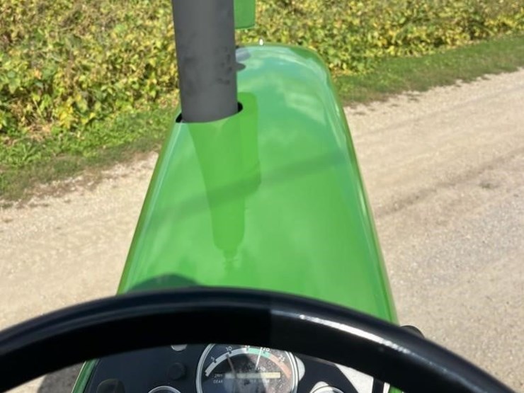 john-deere-4010-image-17