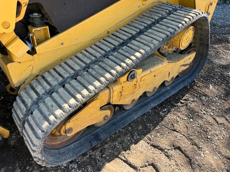 2019-caterpillar-259d3-image-13