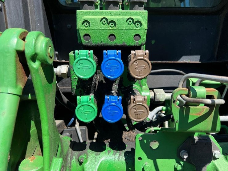 2015-john-deere-6115m-image-7