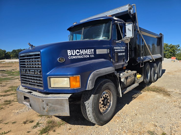 1997-mack-cl713-image-1