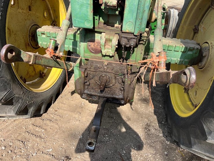 john-deere-3010-image-6