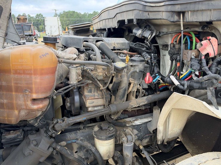 2013-international-durastar-4300-image-7