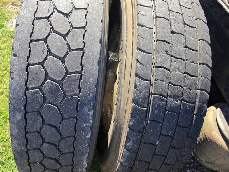 1996-peterbilt-377-image-90