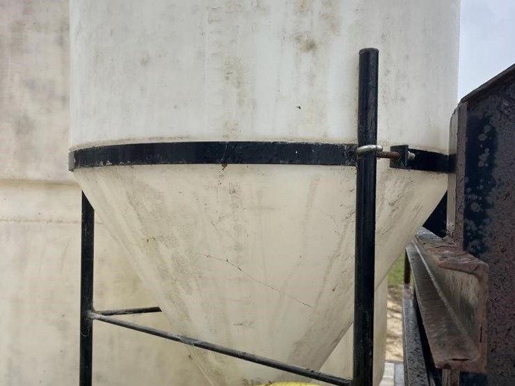 550-gallon-tank-&-pump-image-4
