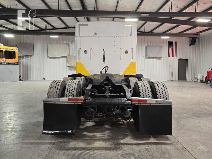 2000-kenworth-w900-image-8